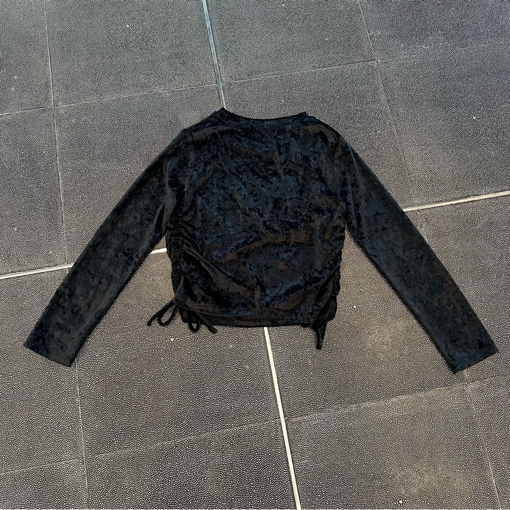 Art Class Girls' Black Side Cinch Long Sleeve T-Shirt. Size S (6/6X) - Picture 3 of 9